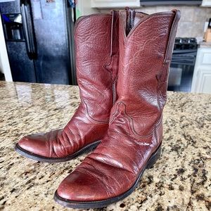 Men’s Lucchese 7.5 C Doe skin boots.